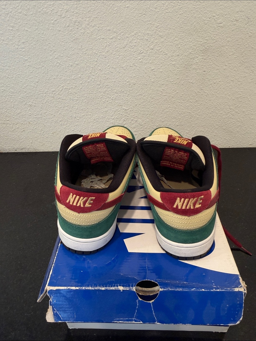 Vegas Gold SB dunk low - Picture 3 of 7